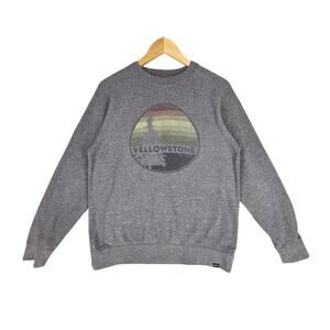 TECHSTYLES YELLOWSTONE GRAPHIC GRAY SWEATSHIRT – SIZE S – NATIONAL PARK TRIBUTE